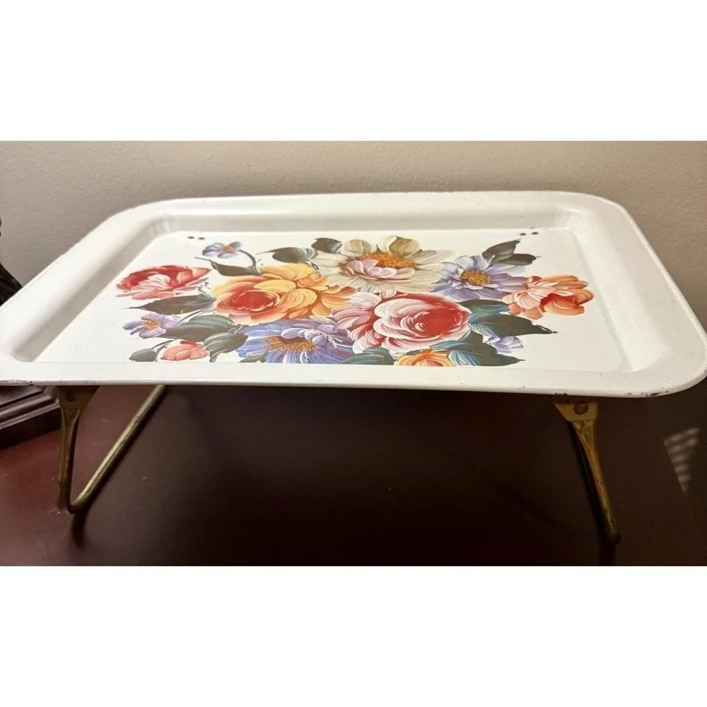Vintage Metal TV Tray Rose‎ Floral Folding Tray Camper RV Cottage Homeware